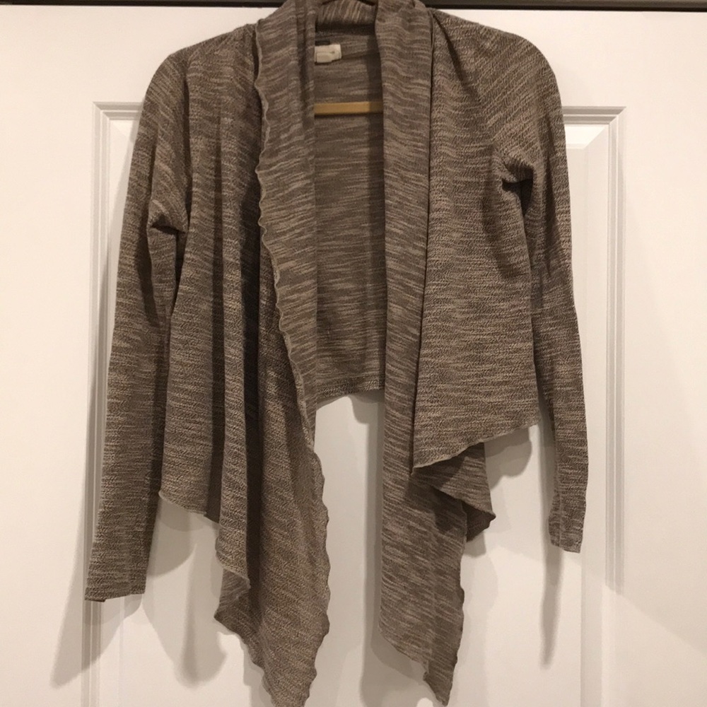 Thin sweater
